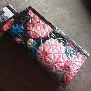 Women’s floral clutch
